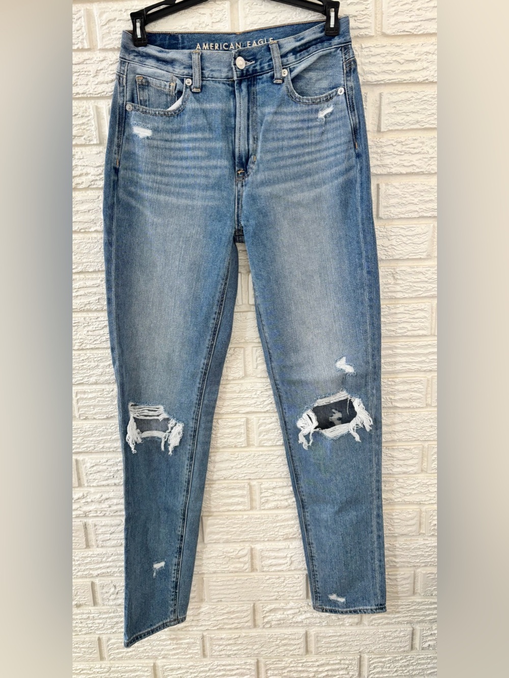 American Eagle High Rise Relaxed Mom Jeans Medium Wash Distressed Size 0 Long